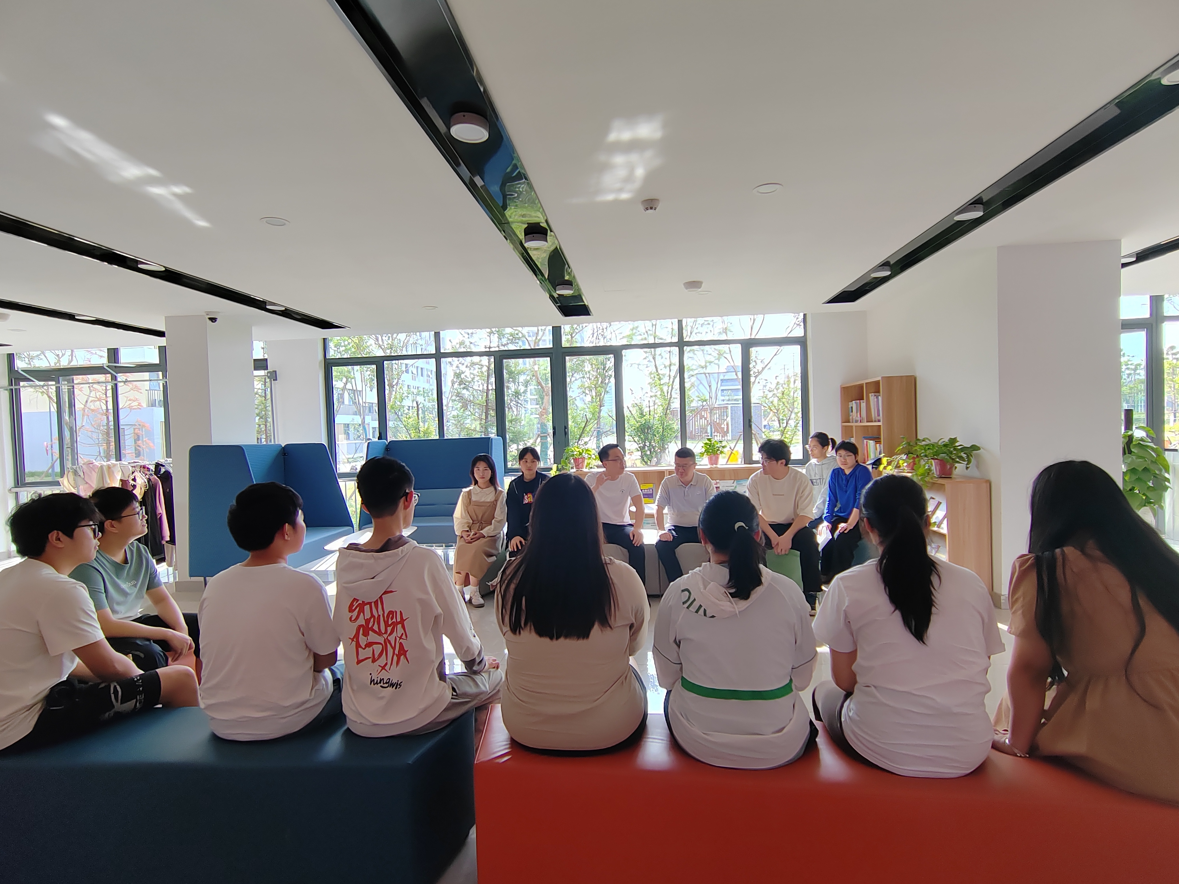 “一站式”学生社区座谈.jpg